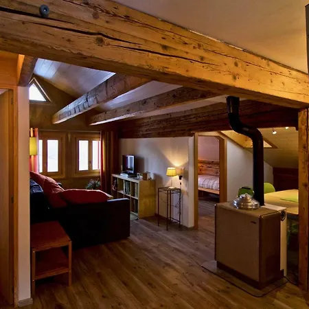 Sous Les Combles - La Biolle - Apartment *