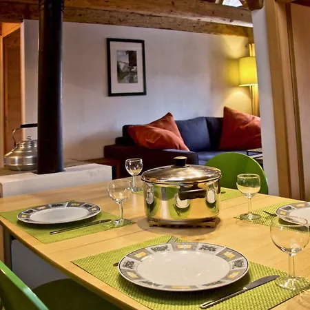 Sous Les Combles - La Biolle - Apartment *